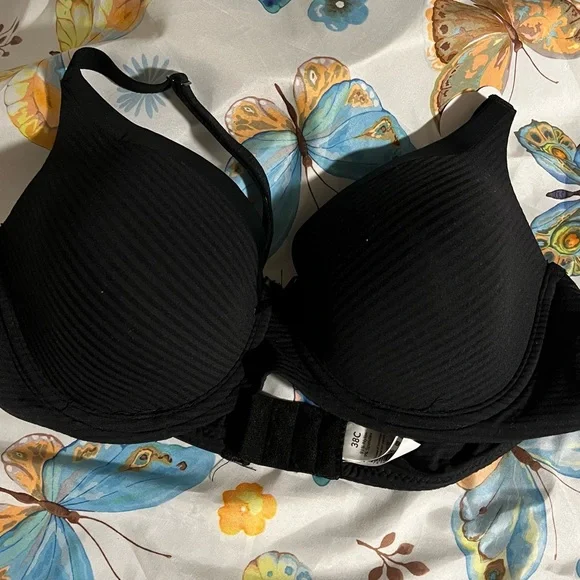 Woman’s bra - Picture 1 of 3